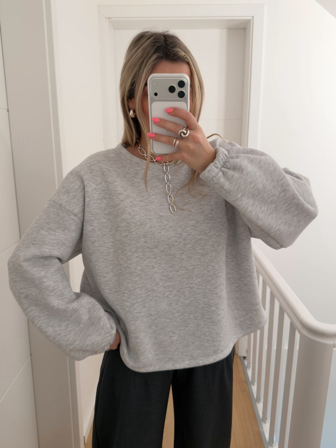 Pull GIRL BOSS - Gris